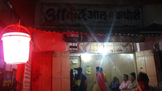 Lal Balti Ki Kachori Indore Talk